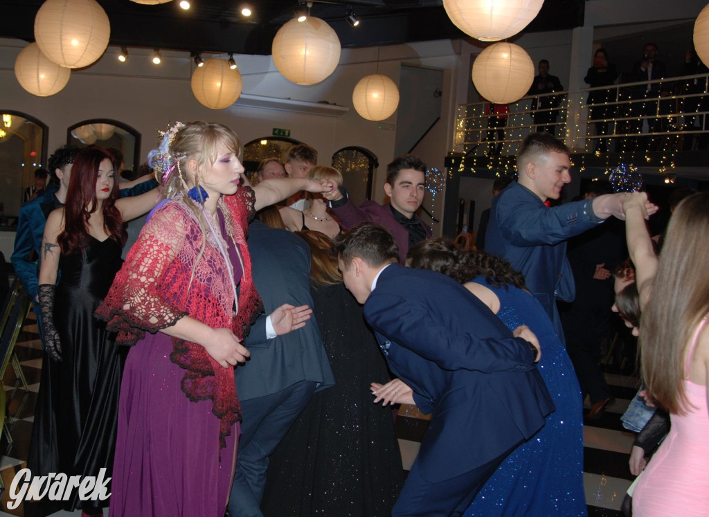 Tarnowskie Góry. Studniówka uczniów Plastyka [FOTO]