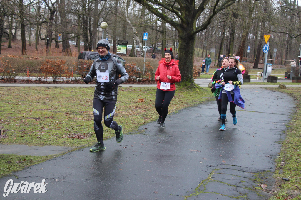 Dla WOŚP pobiegła Barbie, zakonnica i znana posłanka