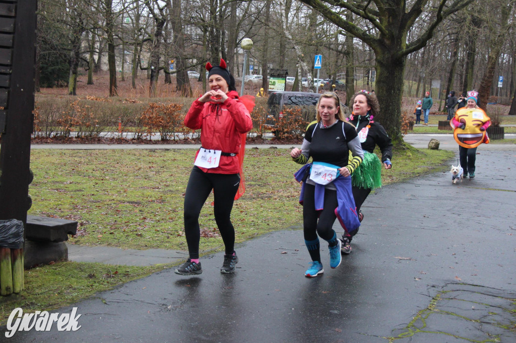 Dla WOŚP pobiegła Barbie, zakonnica i znana posłanka