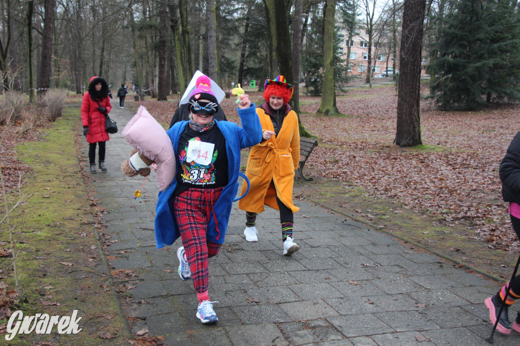 Dla WOŚP pobiegła Barbie, zakonnica i znana posłanka