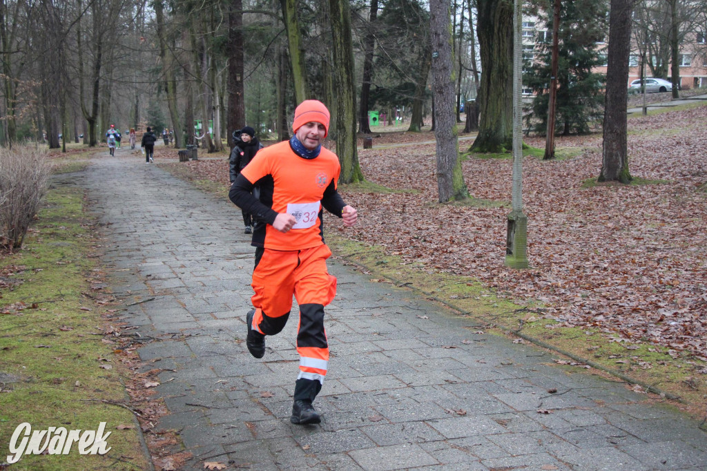 Dla WOŚP pobiegła Barbie, zakonnica i znana posłanka