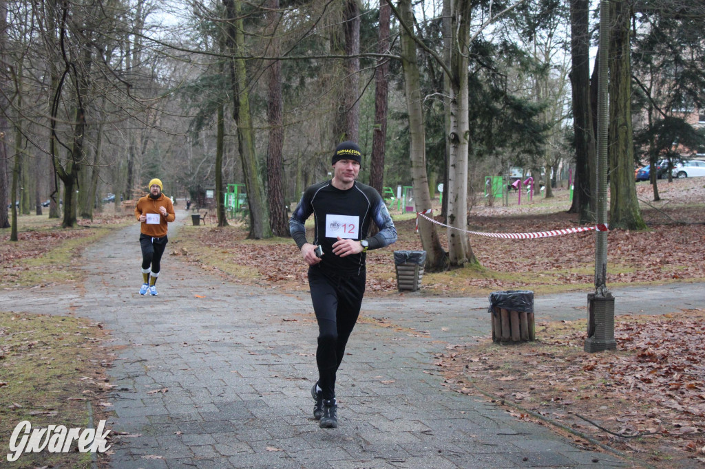 Dla WOŚP pobiegła Barbie, zakonnica i znana posłanka