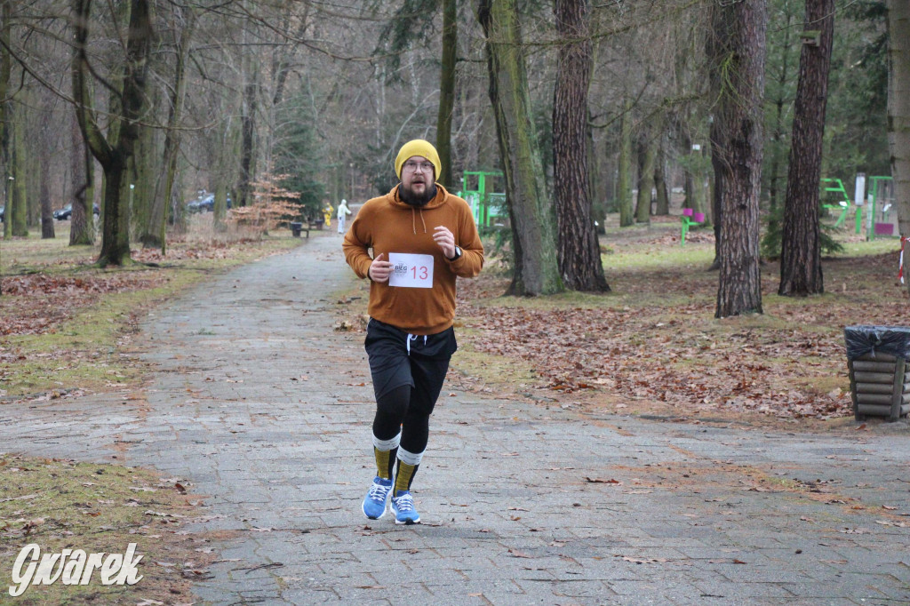 Dla WOŚP pobiegła Barbie, zakonnica i znana posłanka