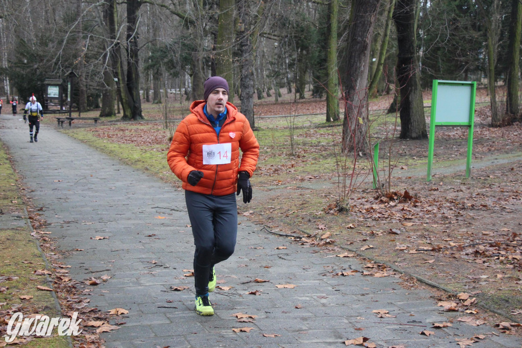 Dla WOŚP pobiegła Barbie, zakonnica i znana posłanka