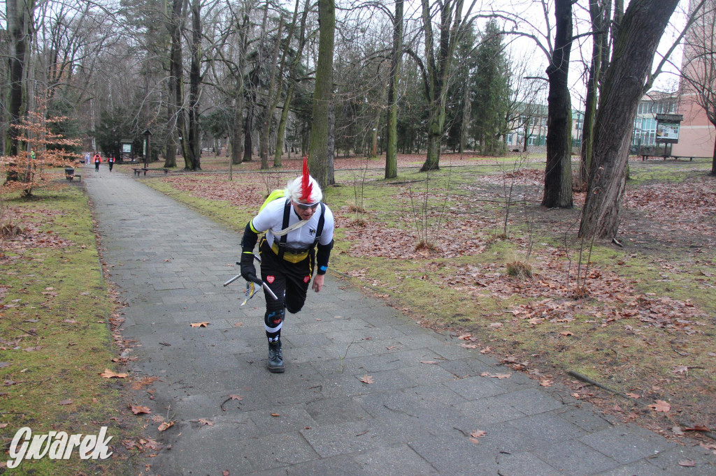 Dla WOŚP pobiegła Barbie, zakonnica i znana posłanka