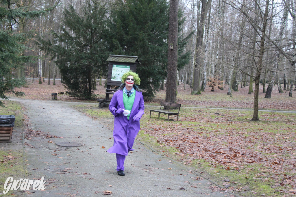 Dla WOŚP pobiegła Barbie, zakonnica i znana posłanka