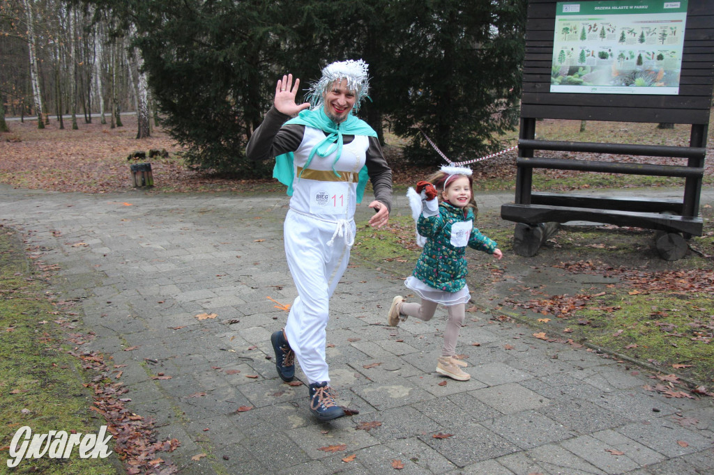 Dla WOŚP pobiegła Barbie, zakonnica i znana posłanka