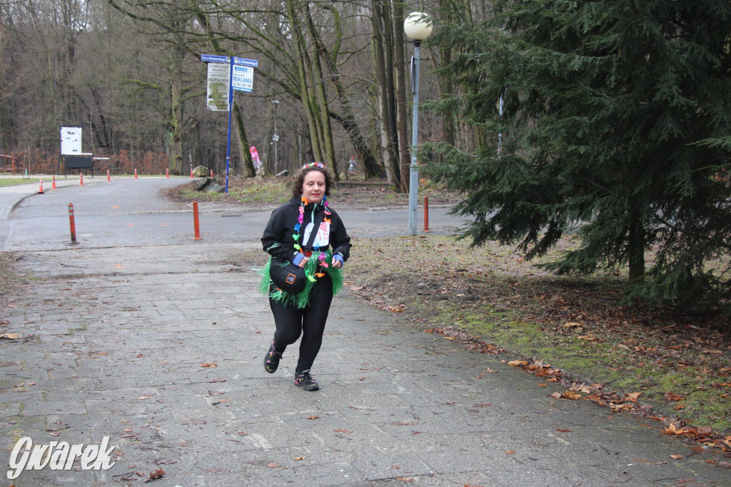 Dla WOŚP pobiegła Barbie, zakonnica i znana posłanka