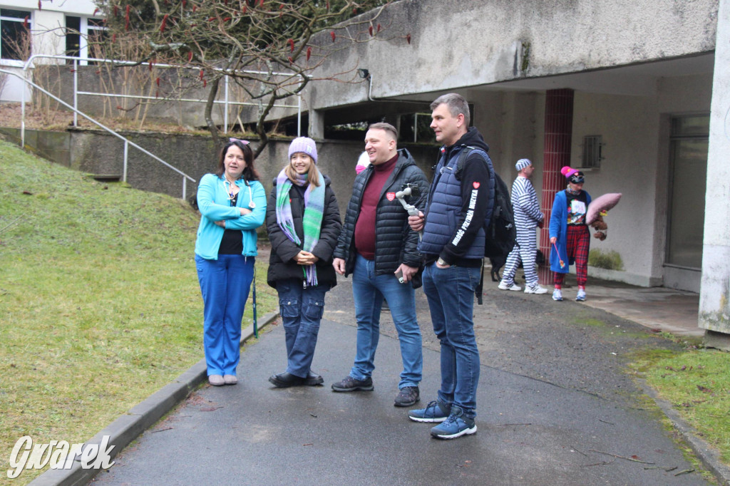 Dla WOŚP pobiegła Barbie, zakonnica i znana posłanka