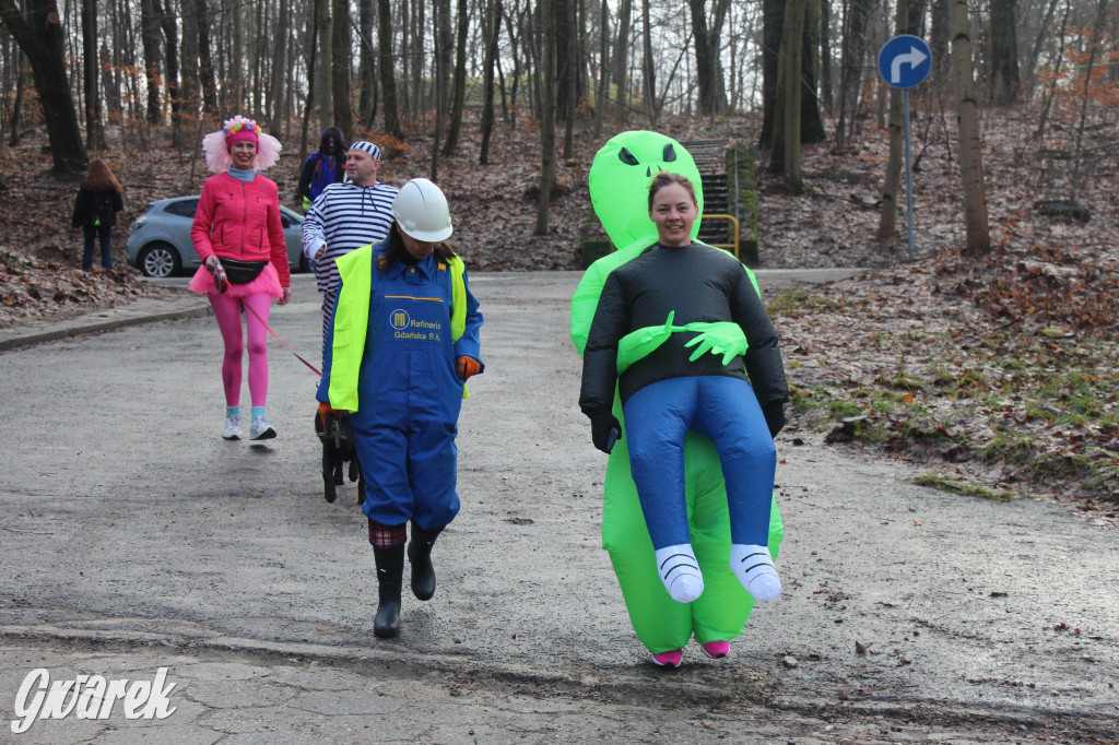 Dla WOŚP pobiegła Barbie, zakonnica i znana posłanka