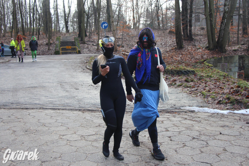 Dla WOŚP pobiegła Barbie, zakonnica i znana posłanka