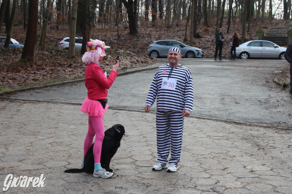 Dla WOŚP pobiegła Barbie, zakonnica i znana posłanka