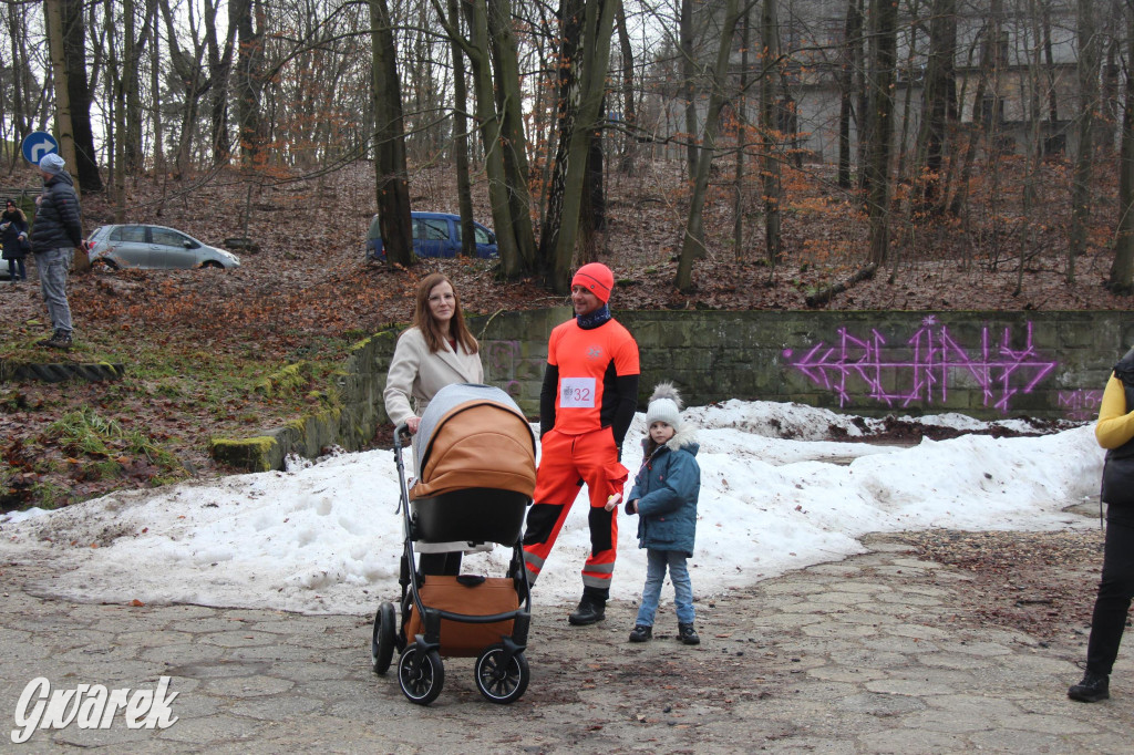 Dla WOŚP pobiegła Barbie, zakonnica i znana posłanka