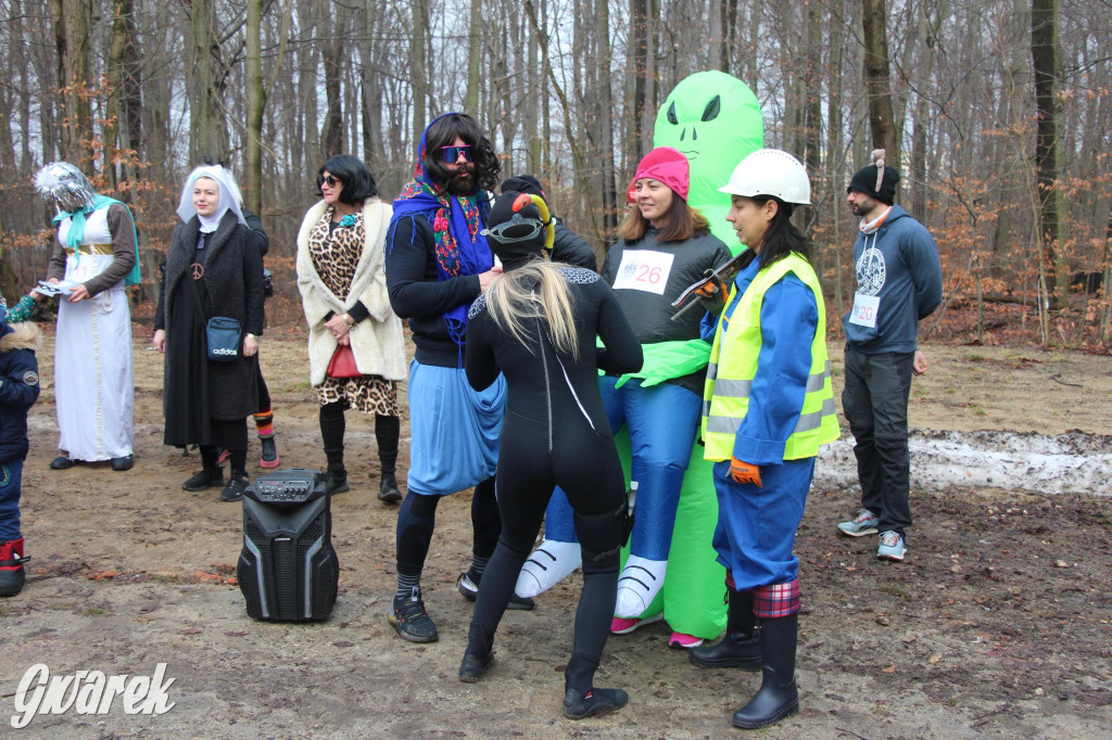 Dla WOŚP pobiegła Barbie, zakonnica i znana posłanka