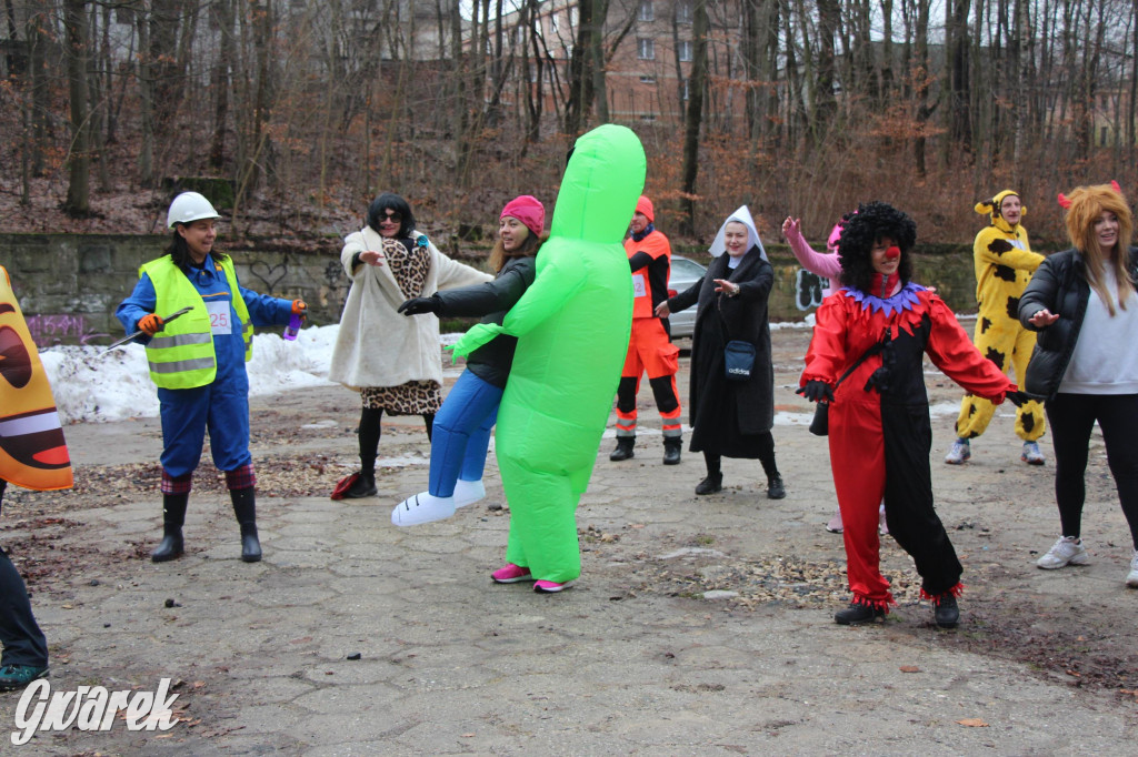 Dla WOŚP pobiegła Barbie, zakonnica i znana posłanka