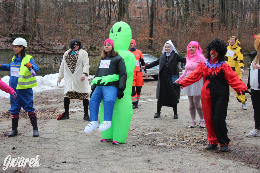 Dla WOŚP pobiegła Barbie, zakonnica i znana posłanka