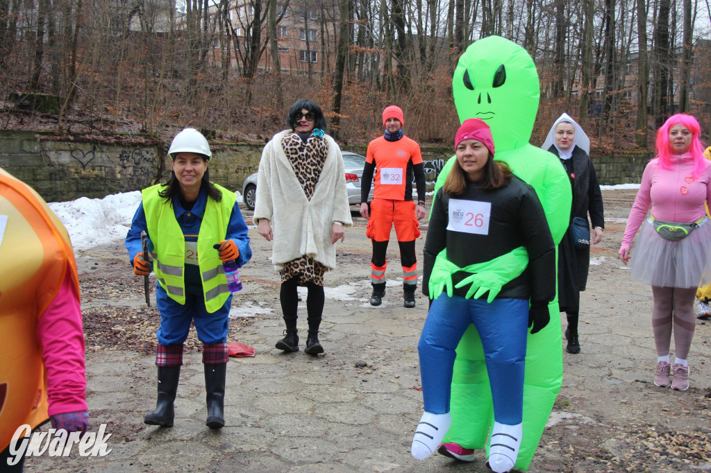 Dla WOŚP pobiegła Barbie, zakonnica i znana posłanka