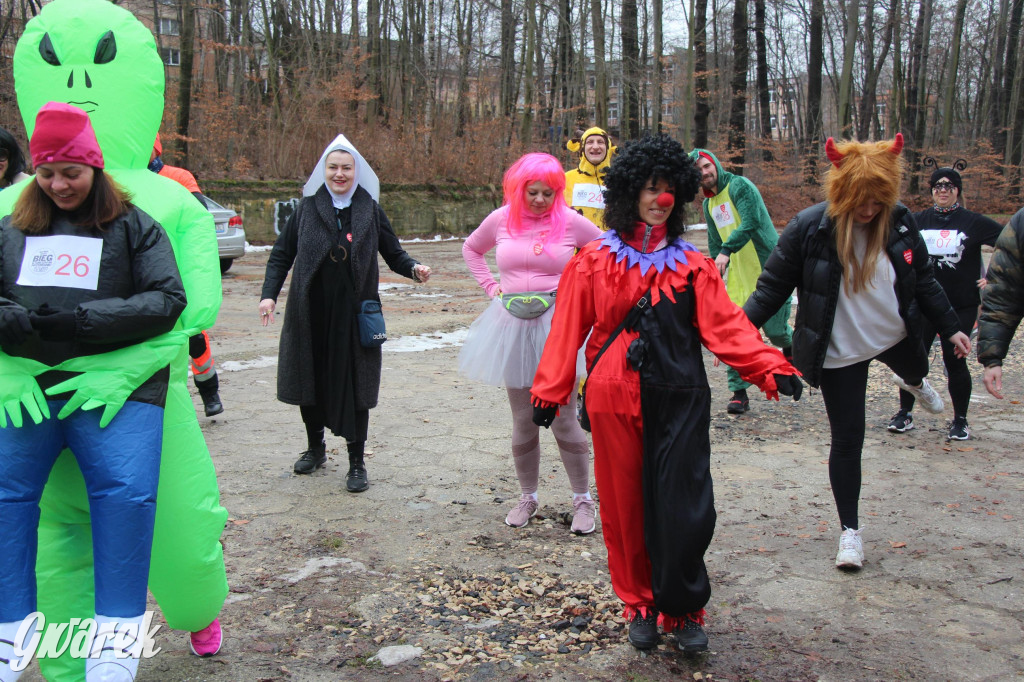 Dla WOŚP pobiegła Barbie, zakonnica i znana posłanka