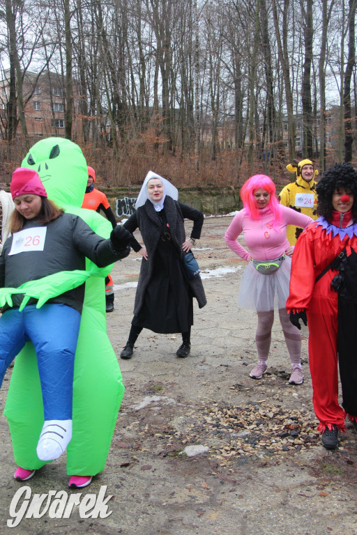 Dla WOŚP pobiegła Barbie, zakonnica i znana posłanka