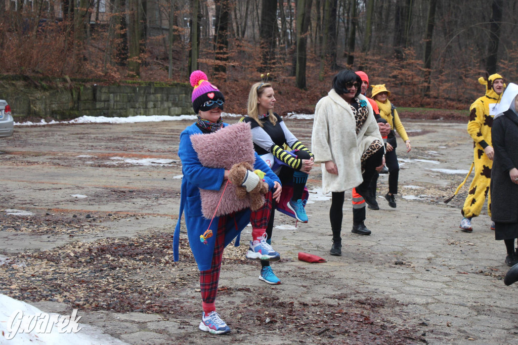 Dla WOŚP pobiegła Barbie, zakonnica i znana posłanka