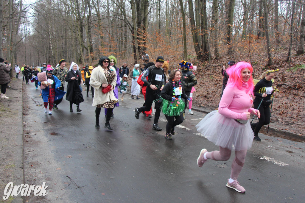 Dla WOŚP pobiegła Barbie, zakonnica i znana posłanka