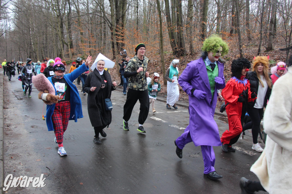 Dla WOŚP pobiegła Barbie, zakonnica i znana posłanka