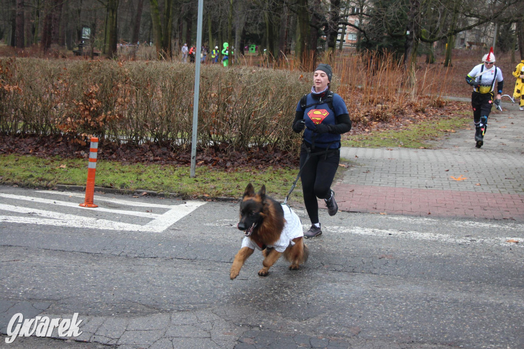 Dla WOŚP pobiegła Barbie, zakonnica i znana posłanka