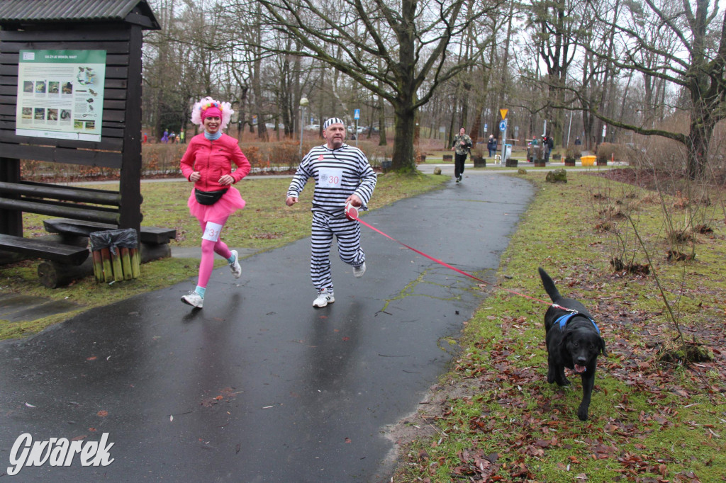 Dla WOŚP pobiegła Barbie, zakonnica i znana posłanka