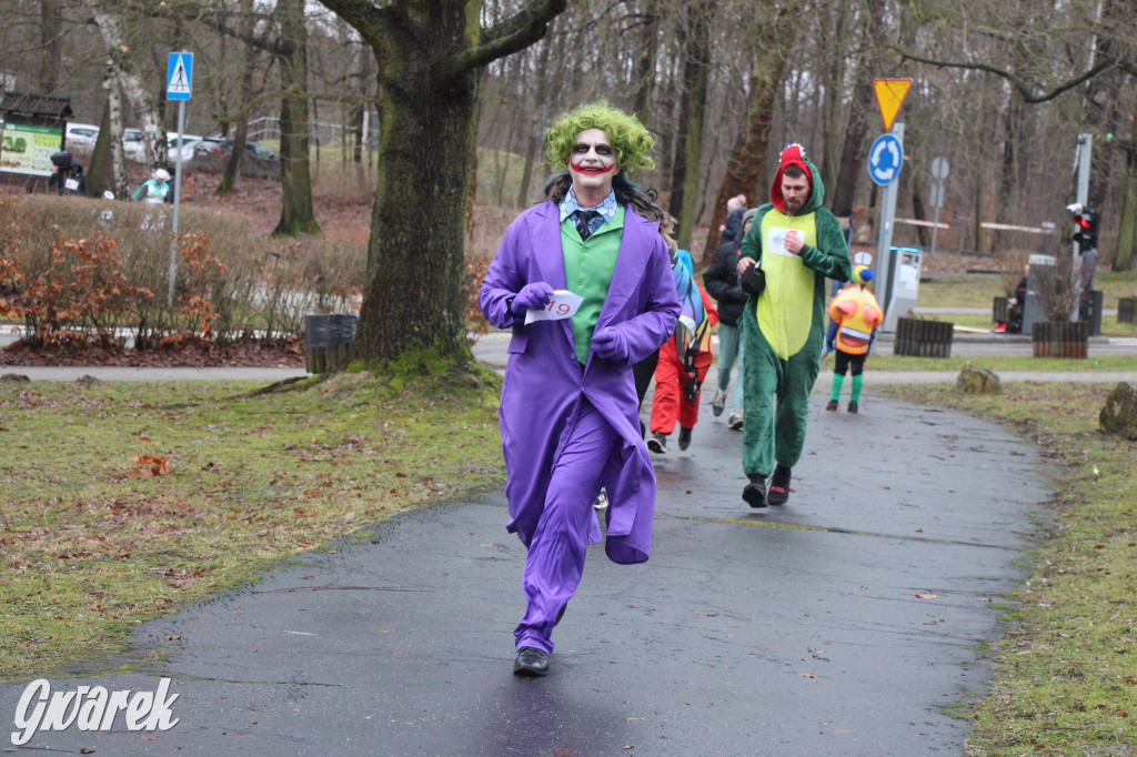 Dla WOŚP pobiegła Barbie, zakonnica i znana posłanka