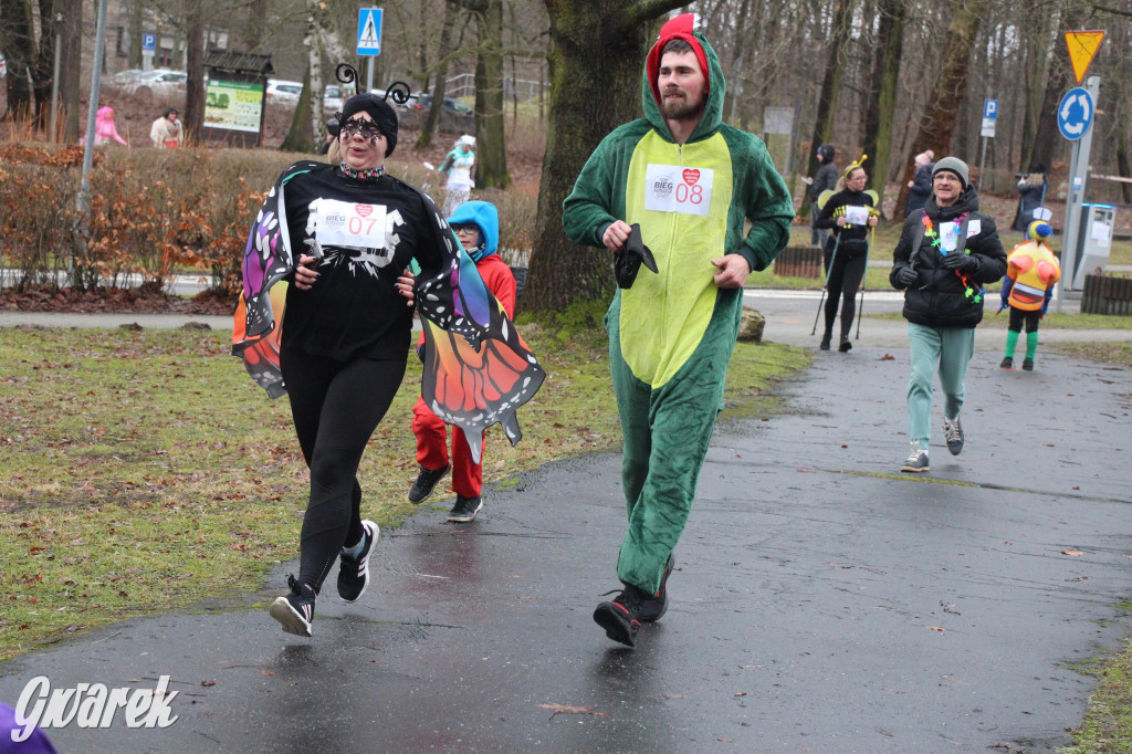 Dla WOŚP pobiegła Barbie, zakonnica i znana posłanka