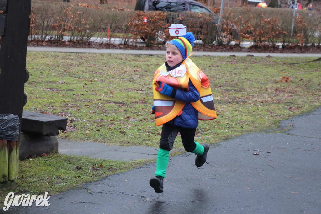 Dla WOŚP pobiegła Barbie, zakonnica i znana posłanka