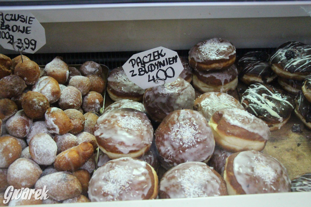 Tarnowskie Góry. Pączki z pistacją, są też z krupniokiem