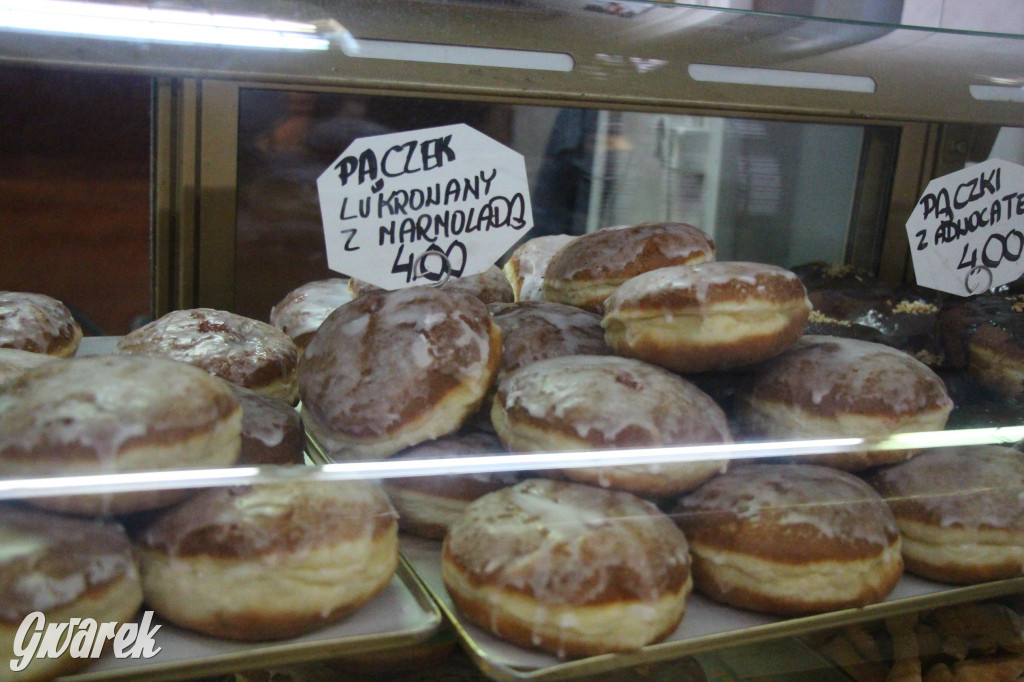 Tarnowskie Góry. Pączki z pistacją, są też z krupniokiem