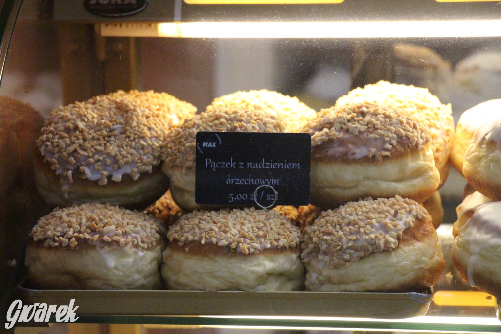 Tarnowskie Góry. Pączki z pistacją, są też z krupniokiem