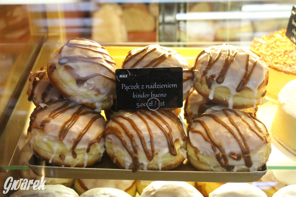 Tarnowskie Góry. Pączki z pistacją, są też z krupniokiem