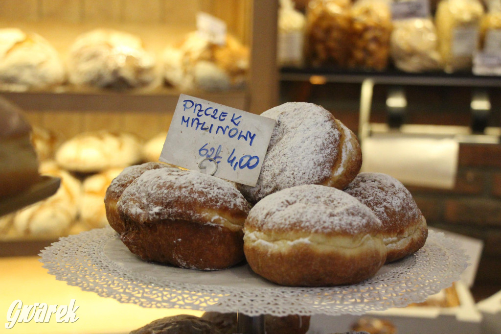 Tarnowskie Góry. Pączki z pistacją, są też z krupniokiem