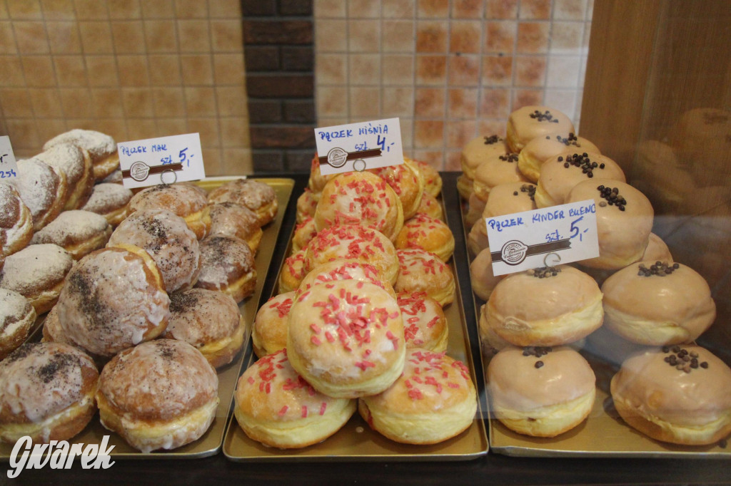 Tarnowskie Góry. Pączki z pistacją, są też z krupniokiem