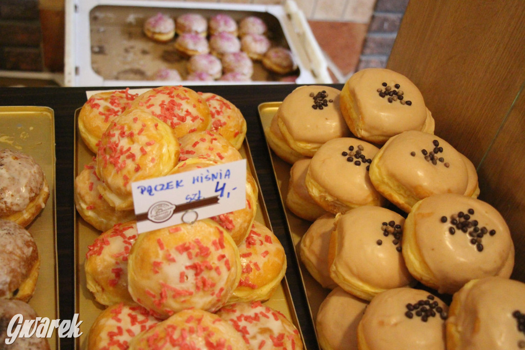 Tarnowskie Góry. Pączki z pistacją, są też z krupniokiem