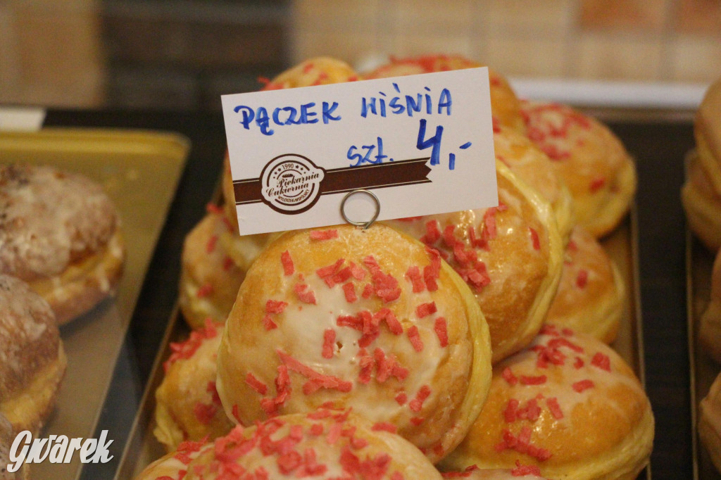 Tarnowskie Góry. Pączki z pistacją, są też z krupniokiem