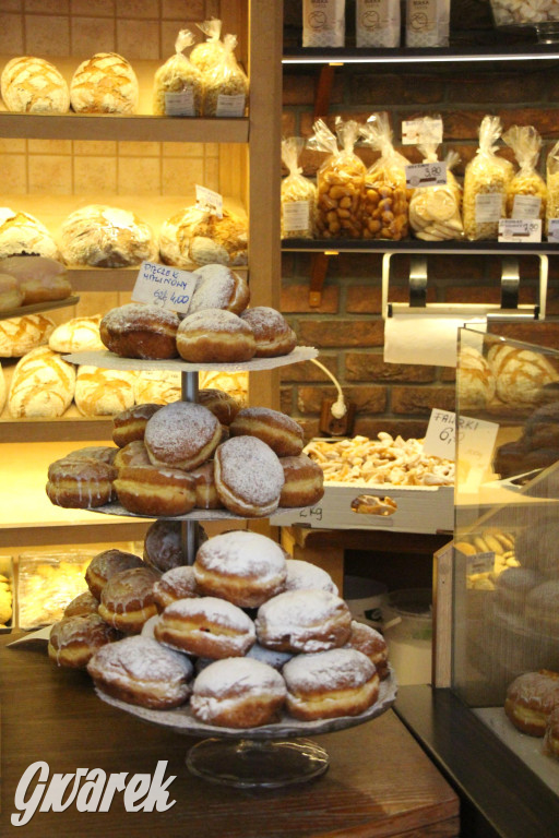 Tarnowskie Góry. Pączki z pistacją, są też z krupniokiem