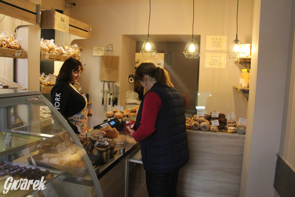 Tarnowskie Góry. Pączki z pistacją, są też z krupniokiem