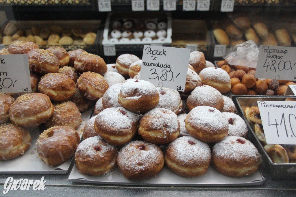 Tarnowskie Góry. Pączki z pistacją, są też z krupniokiem