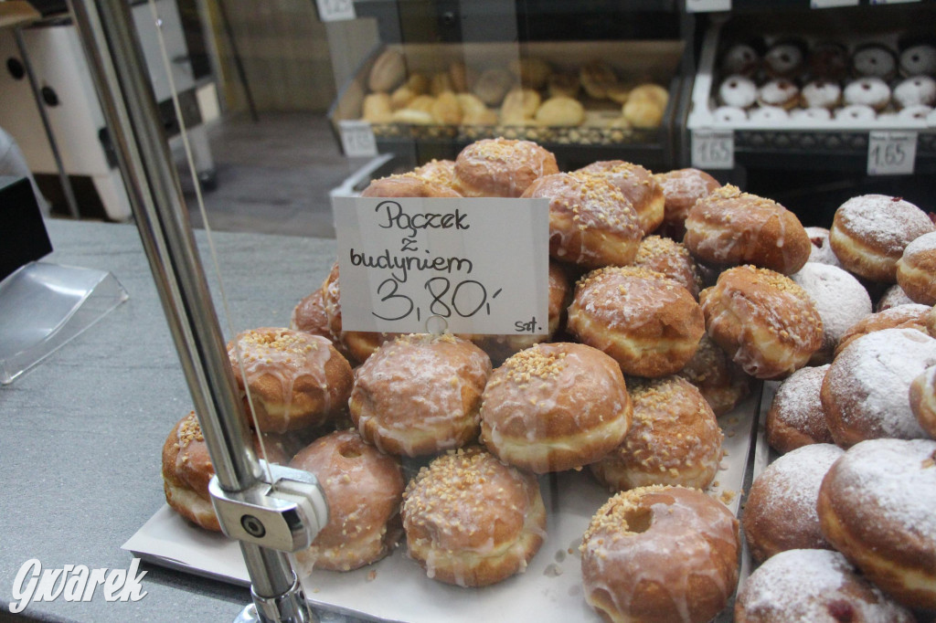 Tarnowskie Góry. Pączki z pistacją, są też z krupniokiem