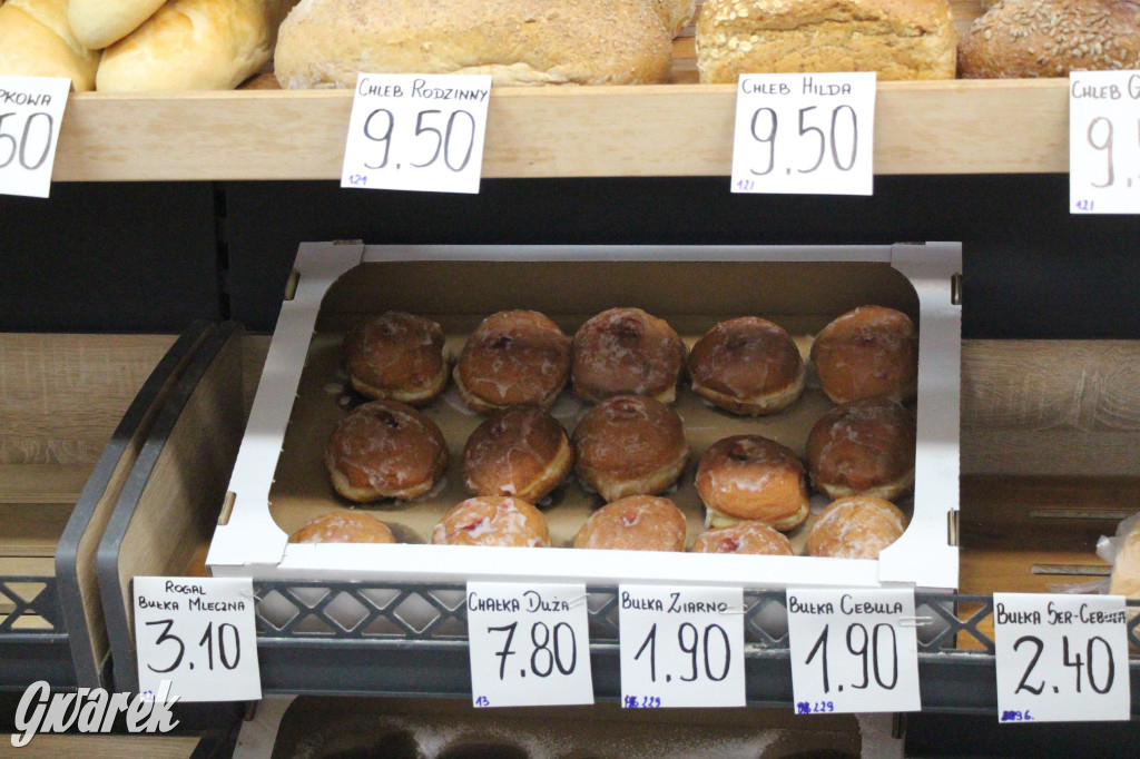 Tarnowskie Góry. Pączki z pistacją, są też z krupniokiem