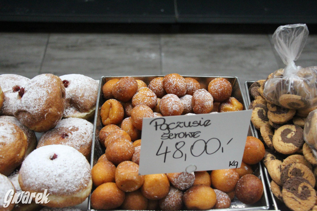 Tarnowskie Góry. Pączki z pistacją, są też z krupniokiem