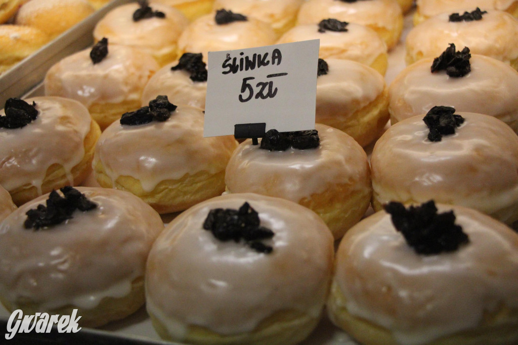 Tarnowskie Góry. Pączki z pistacją, są też z krupniokiem