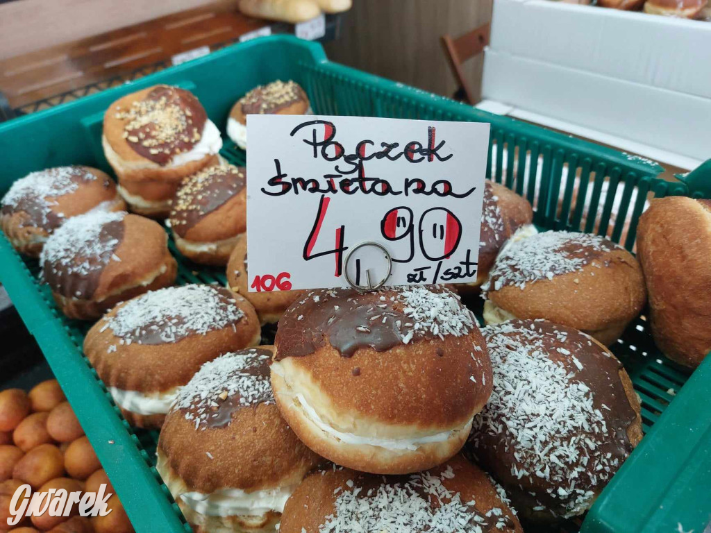 Tarnowskie Góry. Pączki z pistacją, są też z krupniokiem