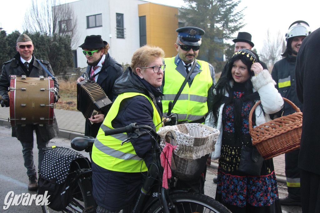 Bery w Miedarach. Zwyczaj kultywują od lat [GALERIA]