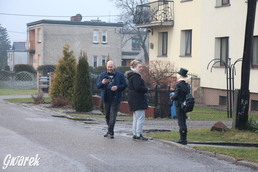 Bery w Miedarach. Zwyczaj kultywują od lat [GALERIA]