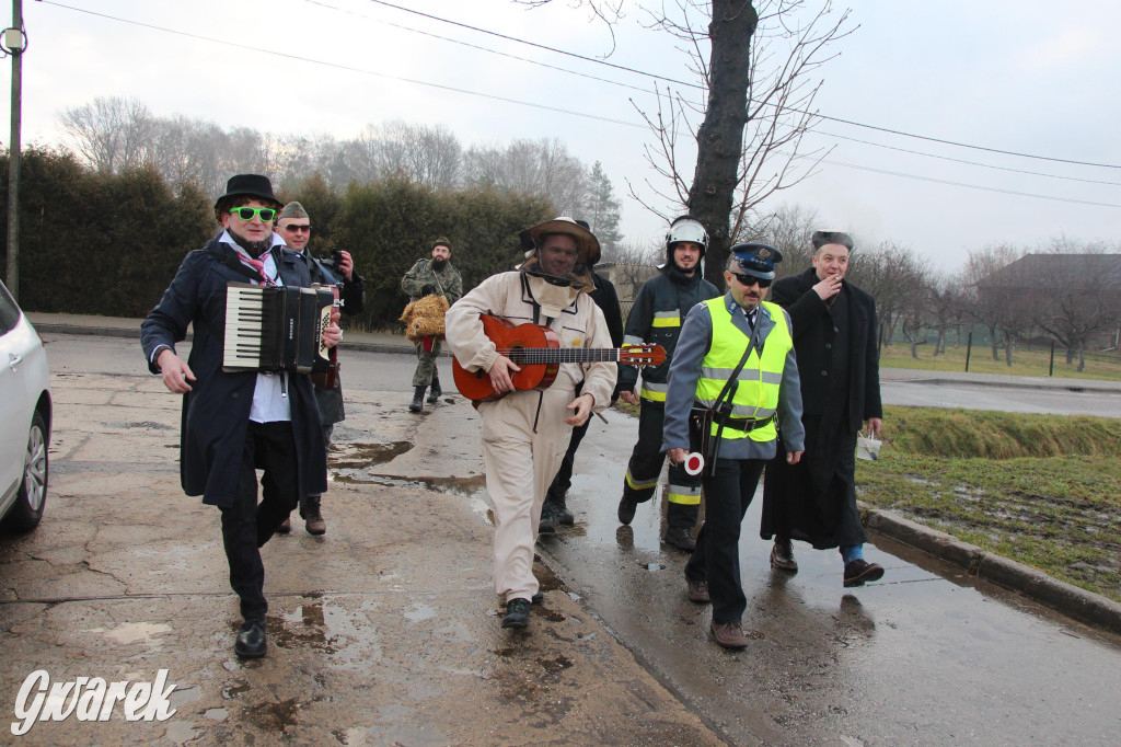 Bery w Miedarach. Zwyczaj kultywują od lat [GALERIA]